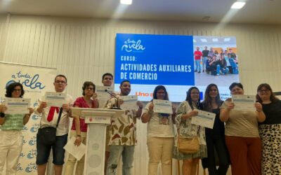 ENTREGA DE DIPLOMAS DEL CURSO «ACTIVIDADES AUXILIARES DE COMERCIO»